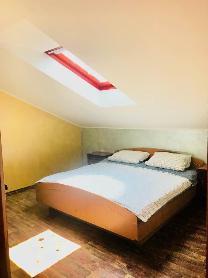 Apartments Vidovic Cezarji Luaran gambar