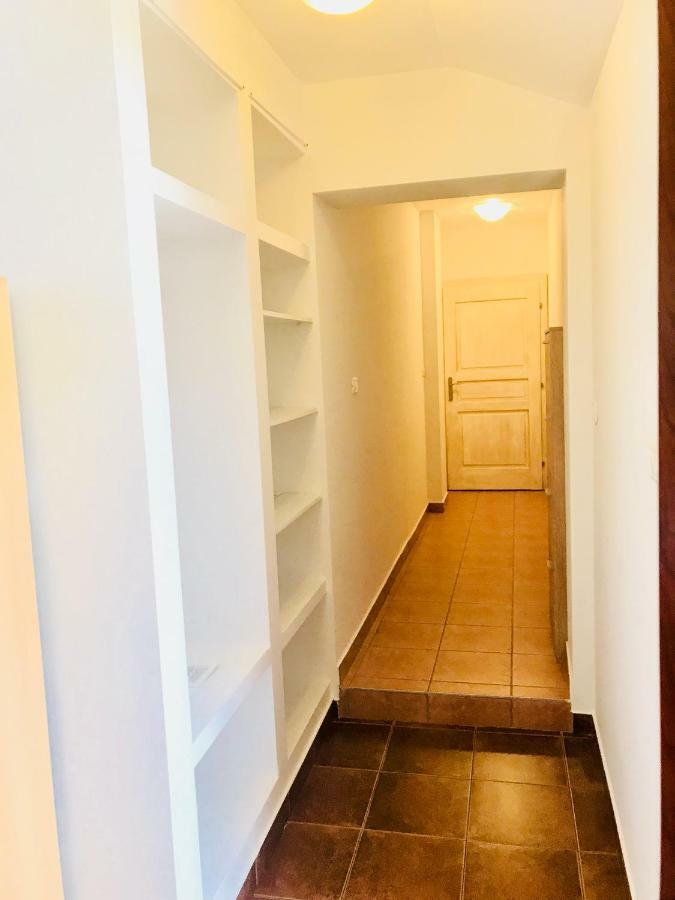 Apartments Vidovic Cezarji Luaran gambar
