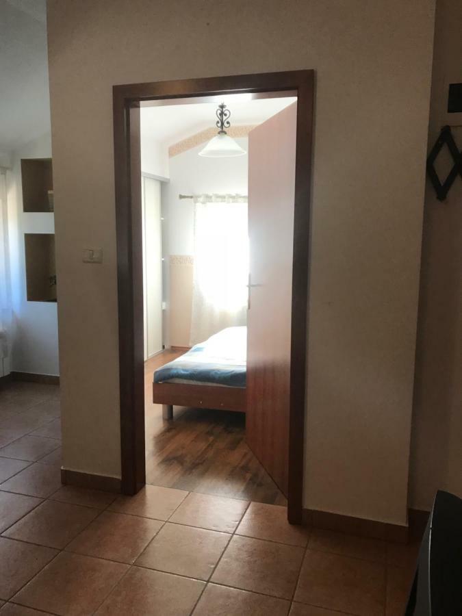 Apartments Vidovic Cezarji Luaran gambar