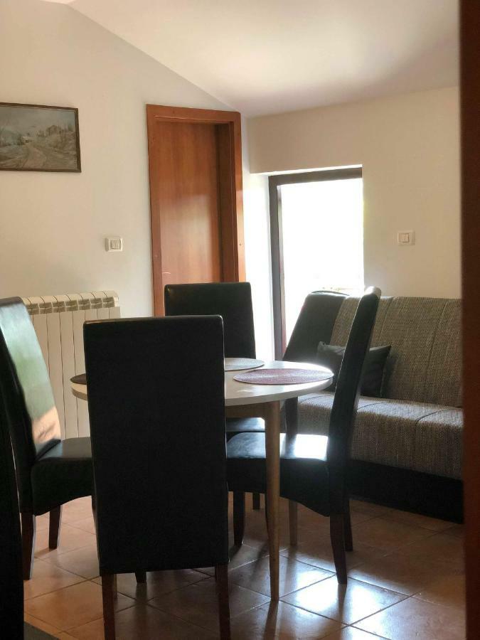 Apartments Vidovic Cezarji Luaran gambar
